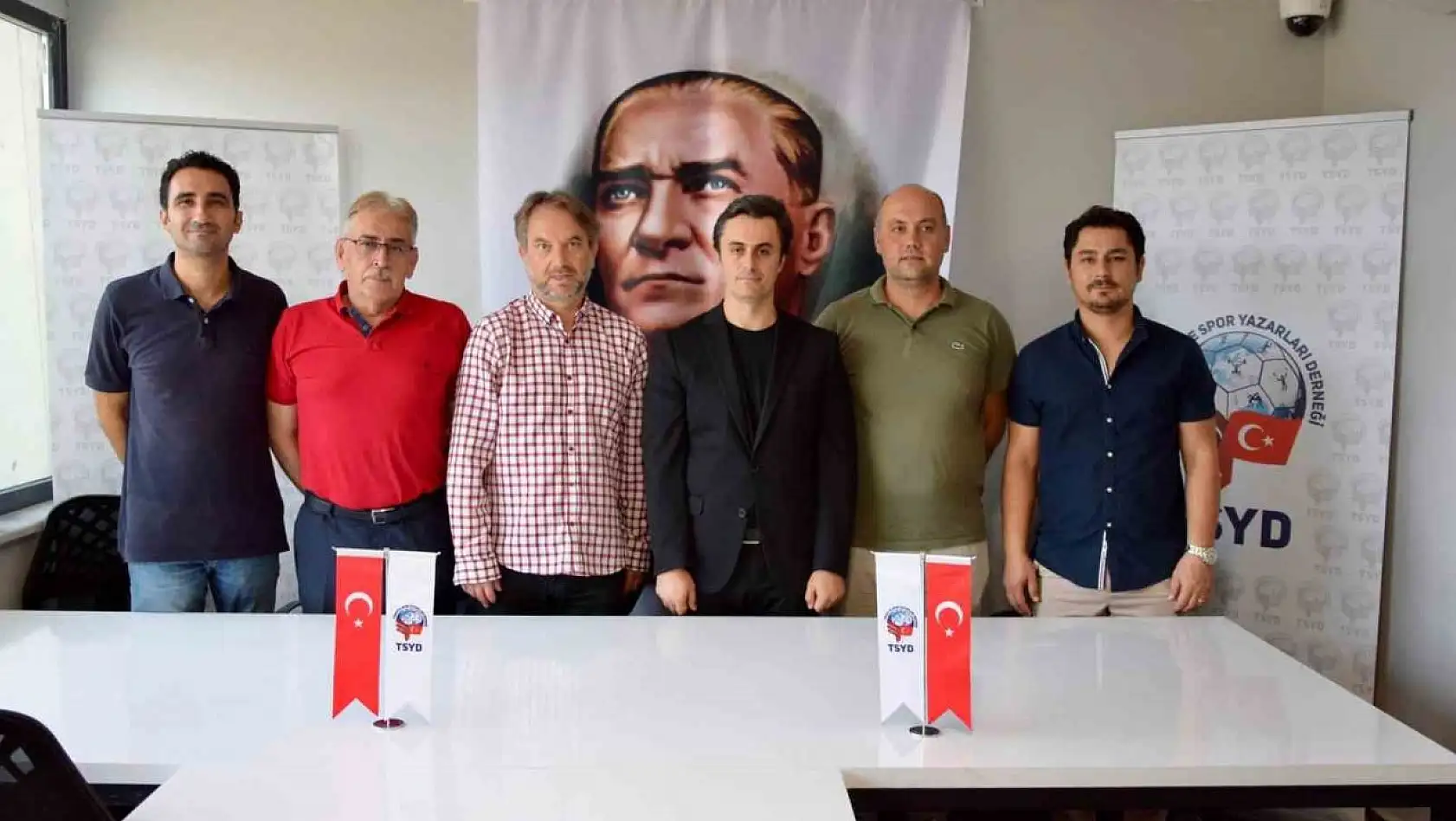 TSYD İzmir Şubesi'nin 9. voleybol turnuvası 4-6 Ekim'de oynanacak