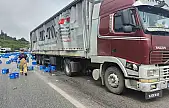 Balıkesir-Bursa yolunda iki tır çarpıştı