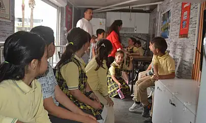 Ayvalık'ta  'Deprem Simülasyon Tırı' bilinçlendiriyor