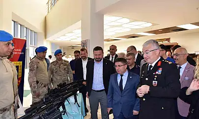 Balıkesir'de Ulusal Savunma ve Teknoloji zirvesi düzenlendi
