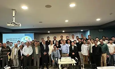 Balıkesir Mehmet Darende İhlas Öğrenci Yurdu mezunlarını verdi