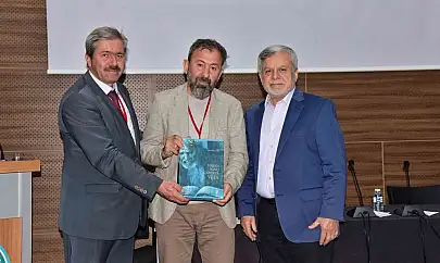 Balıkesir Uluslararası İlahiyat sempozyumuna ev sahipliği yaptı