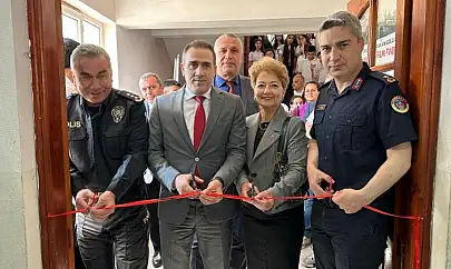 Burhaniye'de Kaymakam Memiş, Bilim Fuarı açılışına katıldı