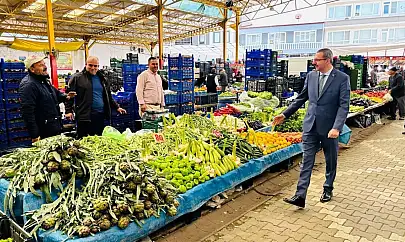 Havran Kaymakamı Enver Özderin semt pazarını ziyaret etti