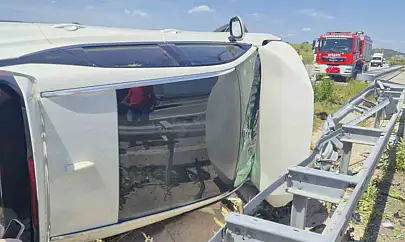 Kontroyden çıkan cip takla attı: 2 yaralı