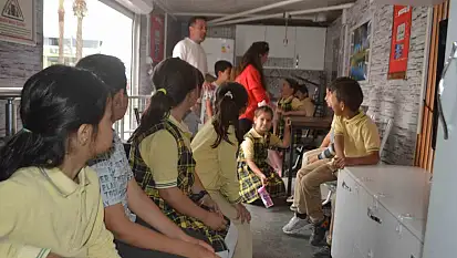 Ayvalık'ta  'Deprem Simülasyon Tırı' bilinçlendiriyor