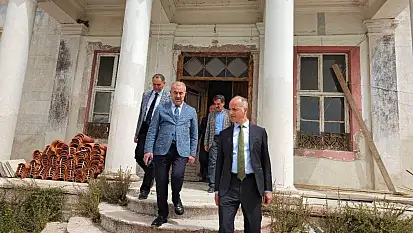 Ayvalık'ta Tarihi Kız Meslek Lisesi'nin restorasyonu sürüyor