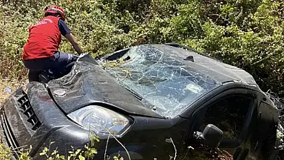 Balıkesir-Bandırma karayolunda feci kaza: 1 ölü, 2 yaralı