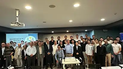 Balıkesir Mehmet Darende İhlas Öğrenci Yurdu mezunlarını verdi