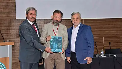 Balıkesir Uluslararası İlahiyat sempozyumuna ev sahipliği yaptı