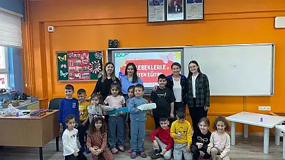 Burhaniye'de dev diş fırçası miniklerle buluştu