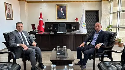 Burhaniye'de Mülkiye Başmüfettişi Öner, kaymakam İlyas Memiş'i ziyaret etti