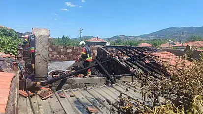 Burhaniye'de odunlukta çıkan yangın eve sıçradı