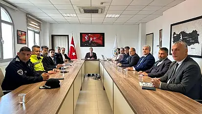 Burhaniye'de uyuşturucu ile mücadele toplantısı yapıldı