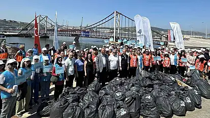 Marmara Denizi'nde kıyı temizliği