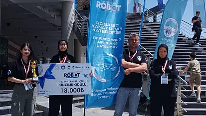 MEB Robot Yarışmasında Edremit'ten büyük başarı
