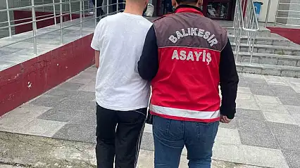Balıkesir'de hırsızlık suçundan aranan şahıs kaçtı, kovalamaca sonucu yakalandı