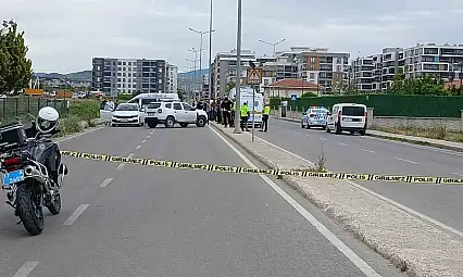 Boşanma aşamasındaki eşini kafasından silahla vurarak öldürdü
