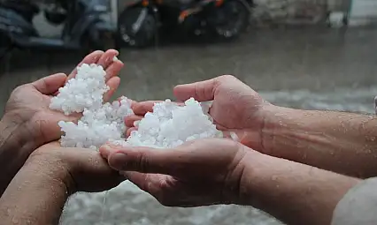 Manisa'da dolu yağışı etkili oldu