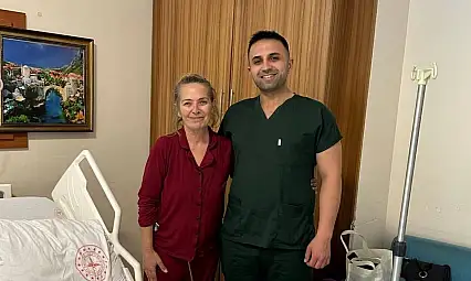 Soma Devlet Hastanesi'nde ilk kez 'Kapalı mide delinmesi ameliyatı' yapıldı