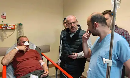 Vali Toraman otobüs kazasında yaralananları ziyaret etti