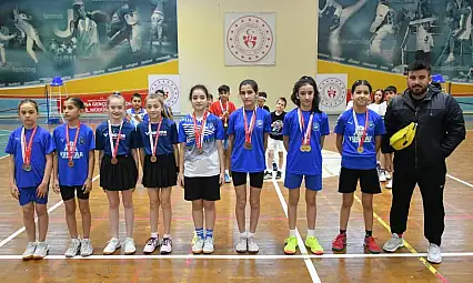 Yunusemreli badmintonculardan muhteşem başarı