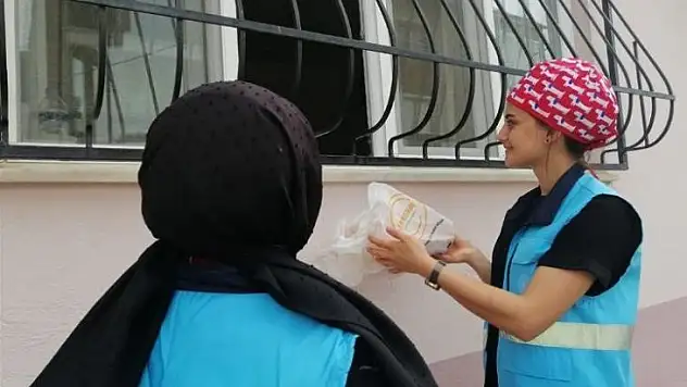 'Kahraman Komşum Projesi' Aydınlı ihtiyaç sahiplerine ulaşmaya devam ediyor