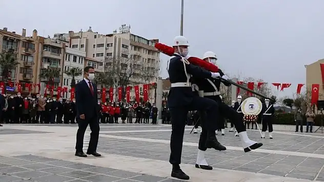 18 Mart Deniz Zaferi'nin 106 yılı törenleri çelenk sunumu ile başladı