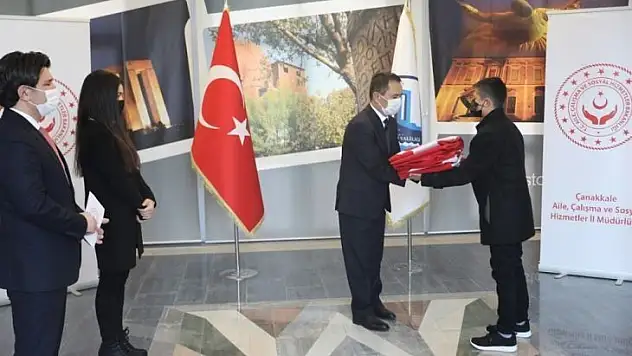 18 Mart törenlerinde göndere çekilecek Türk bayrağı Çanakkale'ye ulaştı