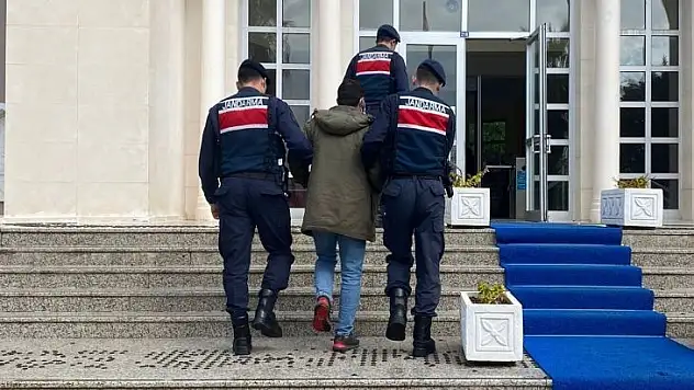 5 yıl 5 ay kesinleşmiş hapis cezasıyla aranıyordu yakalandı
