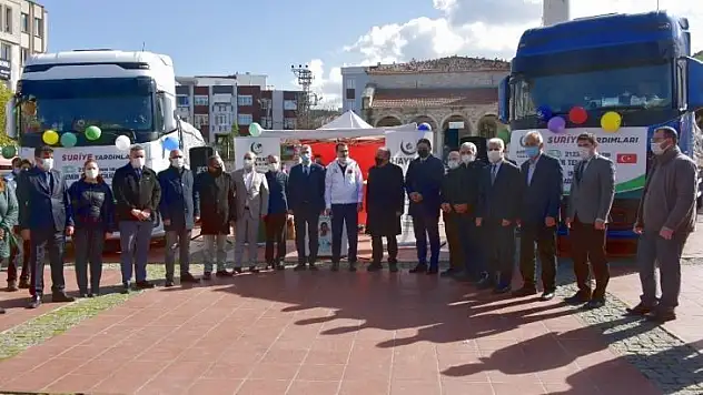 Aliağa'dan Suriye'ye iki tır yardım malzemesi gönderildi