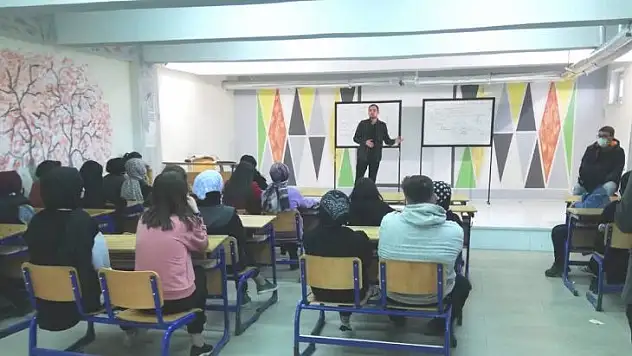 Anadolu Lisesinde Özel Eğitim Öğretmenliği mesleği tanıtıldı