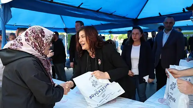 Aydın Büyükşehir Belediyesi'nin ata tohumu vatandaşla buluştu