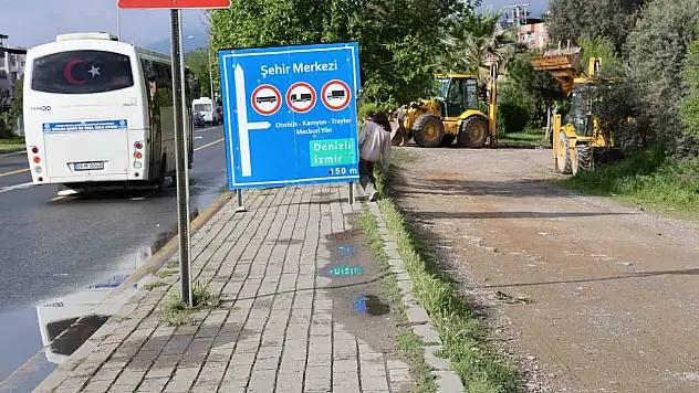 Aydın'da yayaları çileden çıkaran trafik levhası
