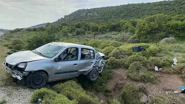 Ayvacık'ta şarampole yuvarlanan araçtaki 4 kişi yaralandı