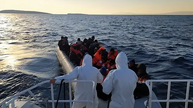 Ayvalık açıklarında 41 düzensiz göçmen yakalandı