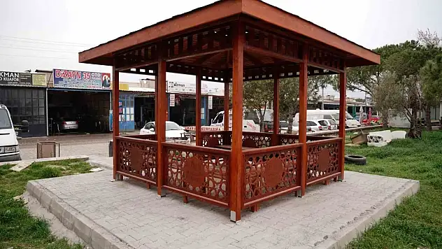 Ayvalık Belediyesi'nden Sanayi Bölgesinde Sosyal Alanlar ve Kamelyalar