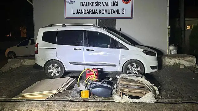 Ayvalık'ta 33 göçmen ve 1 organizatör jandarmadan kaçamadı