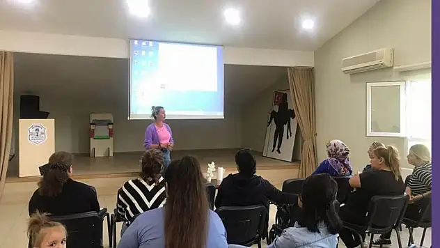 Ayvalık'ta Aile Okulu Eğitimleri tüm hızıyla sürüyor