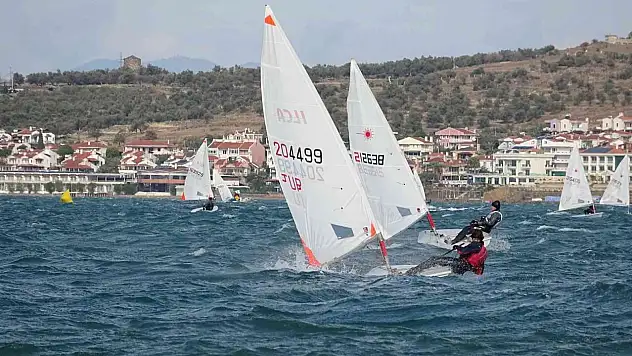 Ayvalık'ta Yelken Ligi ILCA ilk etap yarışları başladı