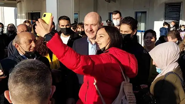 Bakan Soylu'ya Z kuşağı sevgisi