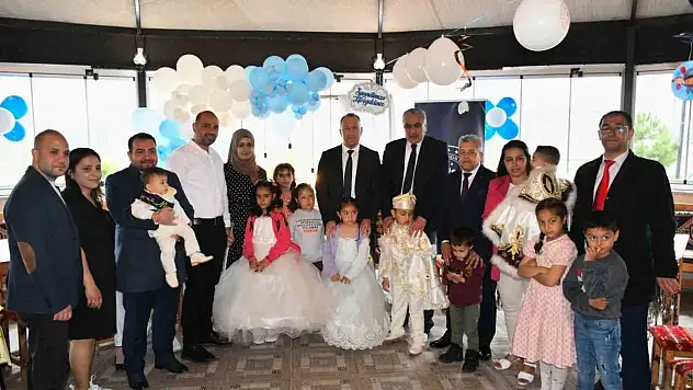 Balıkesir'de depremzede çocuklar için sünnet şöleni düzenlendi
