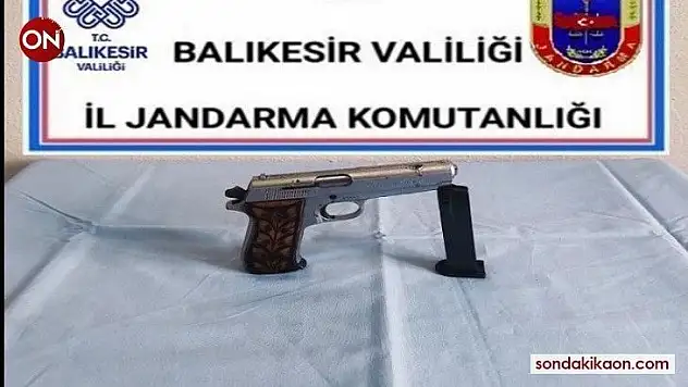 Balıkesir'de jandarma 10 aranan şahsı yakaladı