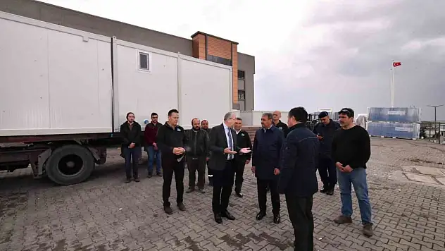 Balıkesir'den deprem bölgesine 44 konteyner ev
