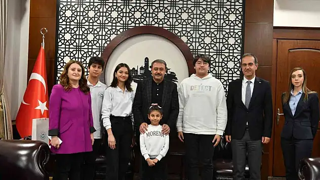 Balıkesir Valisi Hasan Şıldak, Çocuk Hakları Komitesini kabul etti