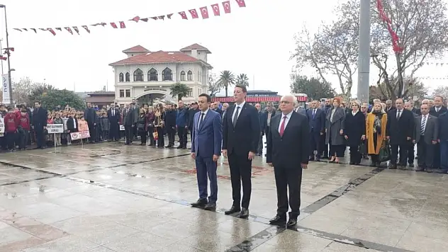 Bandırma'da Öğretmenler günü törenle kutlandı.