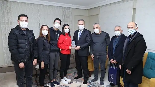 Başkan 'Milli'lere moral turunda