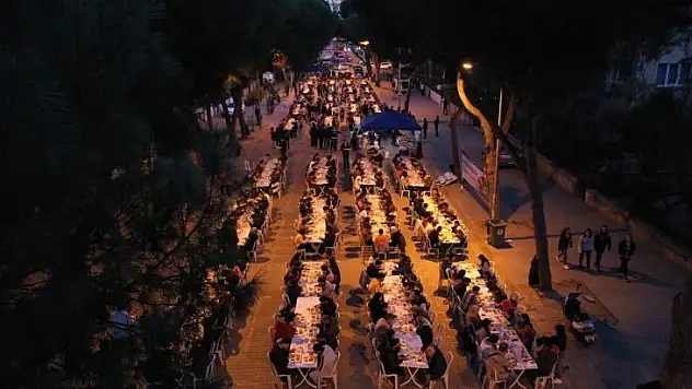 Başkan Çerçioğlu, iftar sofrasında öğrencilerle buluştu