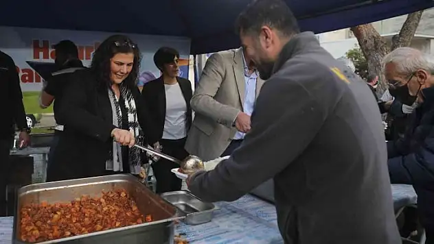 Başkan Çerçioğlu, vatandaşlarla iftar sofralarında buluşmaya devam ediyor