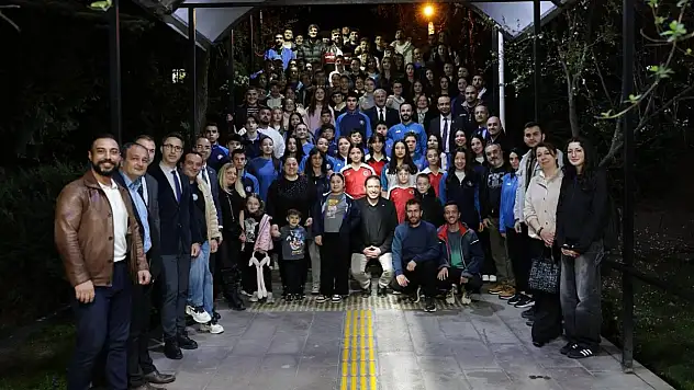 Başkan Eyüp Kahveci, Kütahya Belediyespor sporcularıyla iftarda buluştu